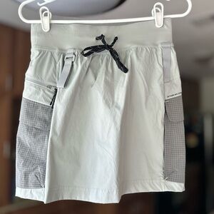 Lululemon Hiking Skirt/Skort Size 6 NWOT